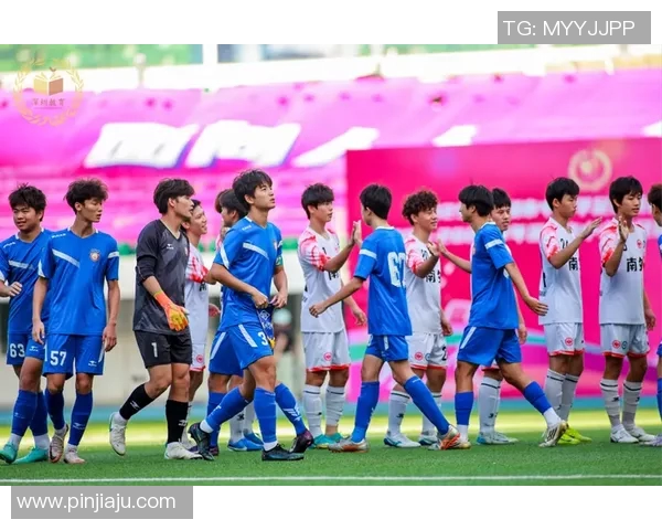 深圳足球队在足球团队协作排行榜中荣获第九名展现出强大团队精神与协作能力