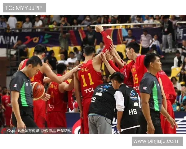 上海羽毛球队逆袭之路揭秘：从低谷到巅峰的奋斗历程与荣耀时刻