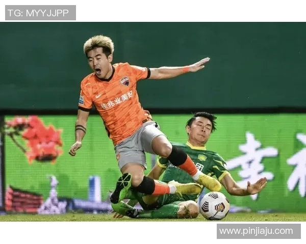 南京足球队以99分领跑精英赛积分榜展现强劲实力和夺冠希望 南京足球队以99分领跑精英赛积分榜展现强劲实力和夺冠希望