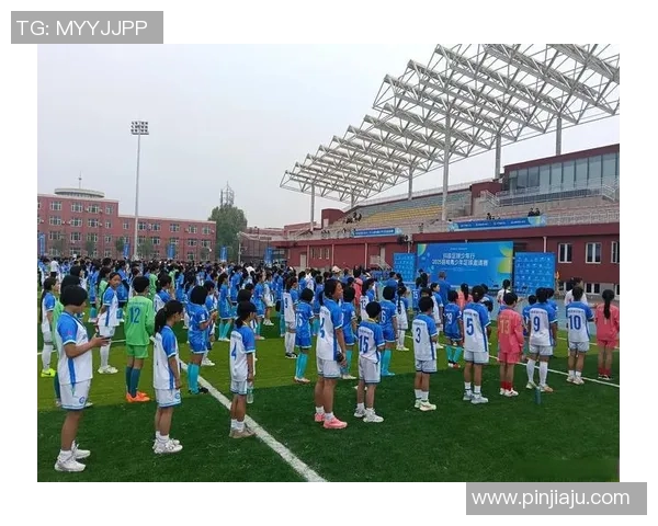 北京足球队在邀请赛中的团队协作表现分析与点评 北京足球队在邀请赛中的团队协作表现分析与点评