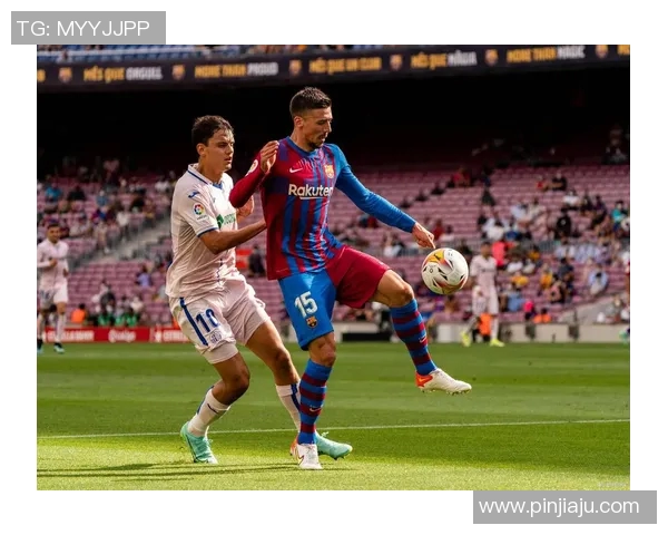 巴萨与尤文图斯对决官方海报发布引发球迷热议