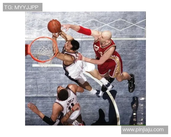 易建联与詹姆斯的巅峰对决:篮球巨星的荣耀与传奇之路 易建联与詹姆斯的巅峰对决:篮球巨星的荣耀与传奇之路