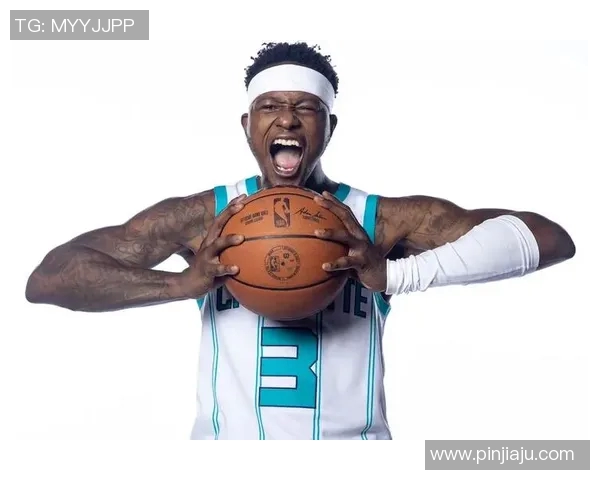 特里罗齐尔带领球队逆转胜利展现领袖风范与关键时刻的决策能力