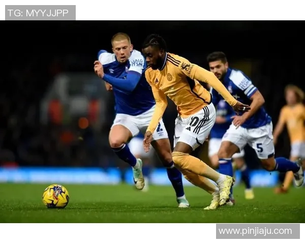 诺维奇与莱斯特城对决前瞻分析及双方近期状态评估