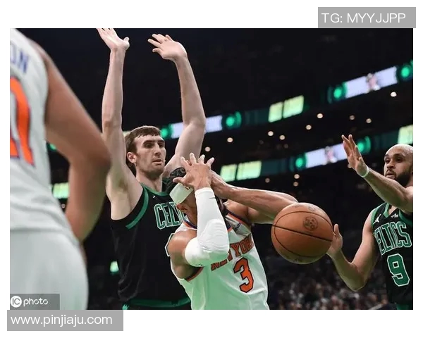 迈阿密热火与波士顿凯尔特人激战正酣谁将夺得东部冠军荣耀