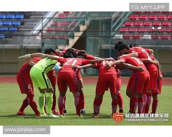 延边富德与内蒙古球队的激烈对决展现足球魅力与团队精神 延边富德与内蒙古球队的激烈对决展现足球魅力与团队精神